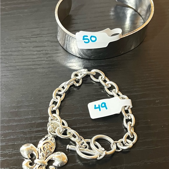 Bracelets - Picture 4 of 4